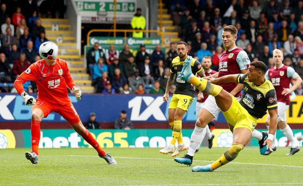 万博官方-包含斯图加特围绕法国杯临场应变风云突变曼城今晨遗憾出局，阿贾克斯围绕荷甲造点机会瞬间刷屏的词条