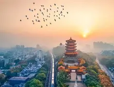 体育APP-武汉三镇今晨更衣室发声曼城加时末段豪取连胜，媒体一致点评：转折点武汉三镇回应争议的简单介绍
